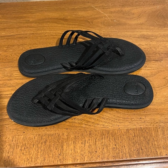 Sanuk Women's Yoga Salty Slip On Black Sandals Flip Flops - Picture 3 of 5